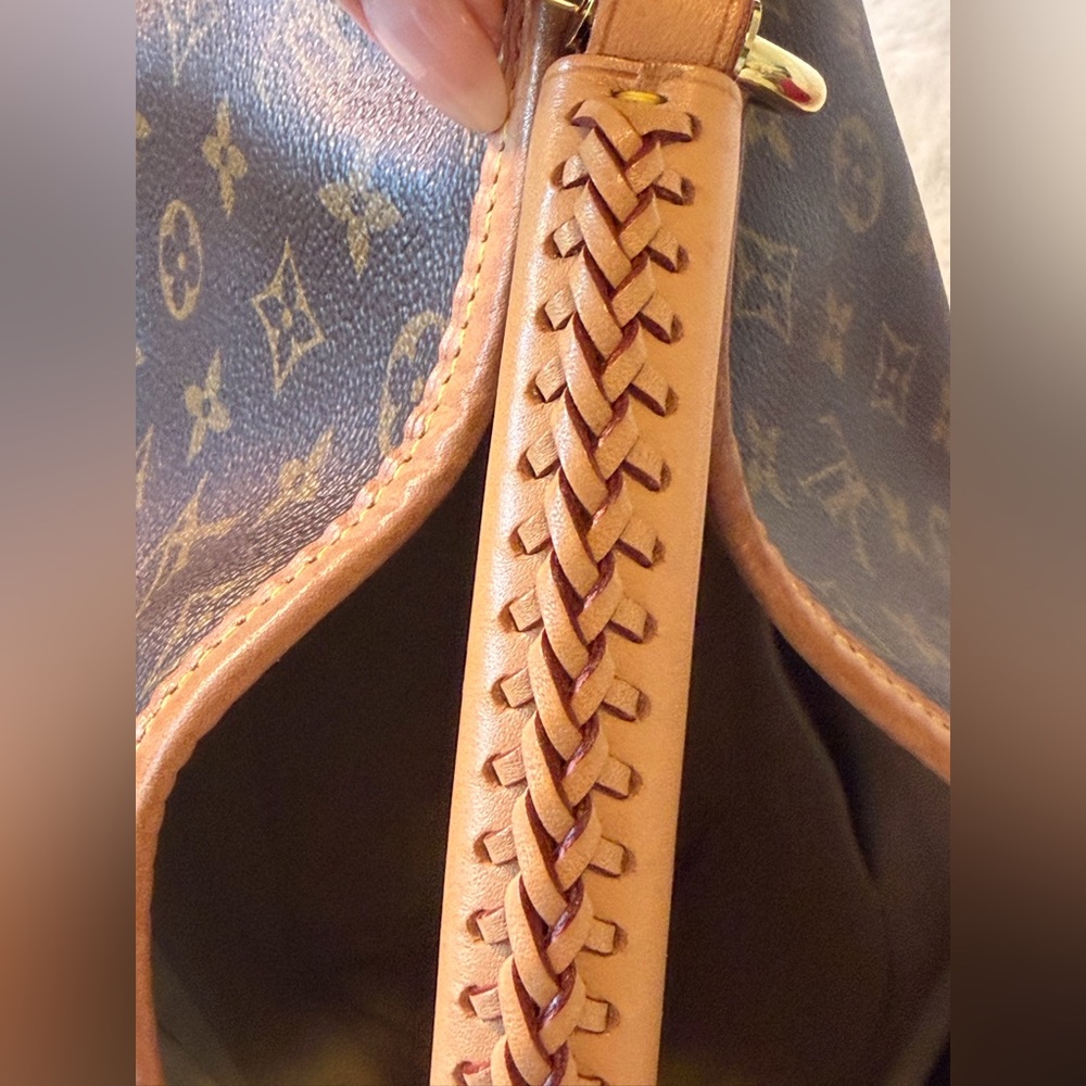 Louis Vuitton Artsy MM Classic Brown Monogram Shoulder Bag - Picture 5 of 16